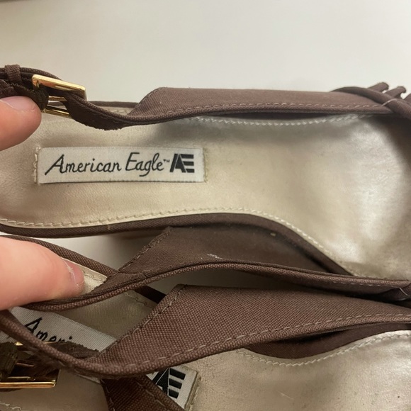 American Eagle Brown Wedge Sandal Heels Size 9 Women’s With Ruffles - Picture 6 of 8